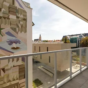 https://golden-apartmentsglamping-wroclaw.hotelswroclaw.com